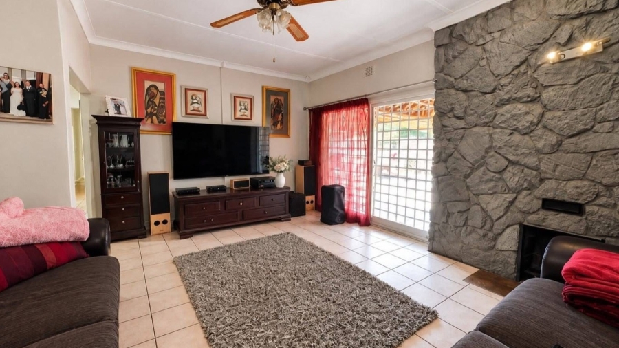 4 Bedroom Property for Sale in Flimieda North West